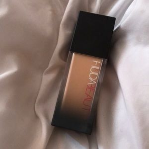 Huda Beauty Foundation! 💕